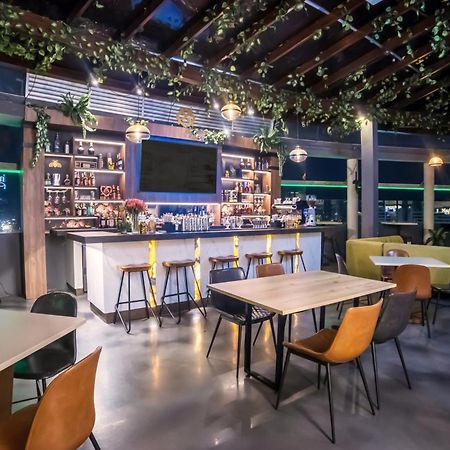 Wyndham Garden Guayaquil Hotel Ngoại thất bức ảnh