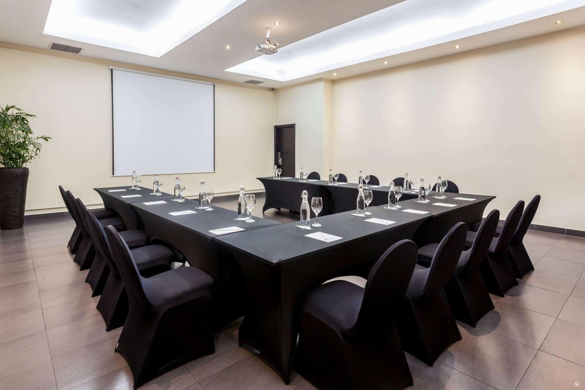 Wyndham Garden Guayaquil Hotel Ngoại thất bức ảnh