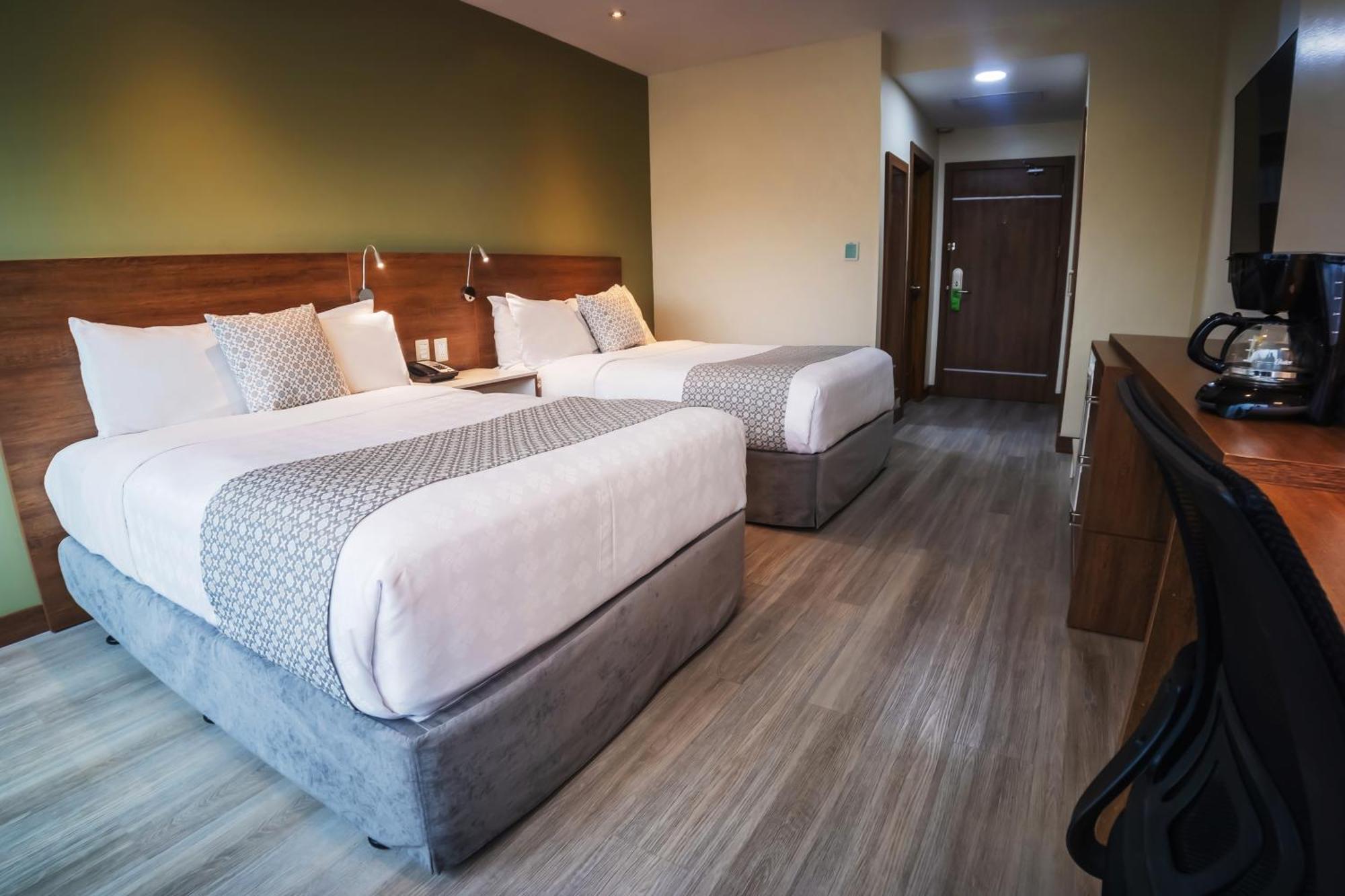 Wyndham Garden Guayaquil Hotel Ngoại thất bức ảnh