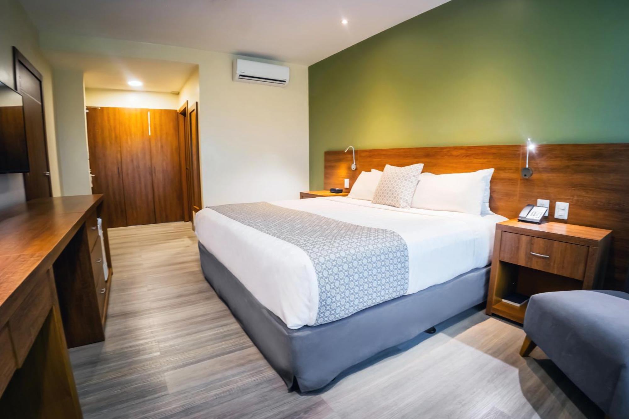 Wyndham Garden Guayaquil Hotel Ngoại thất bức ảnh