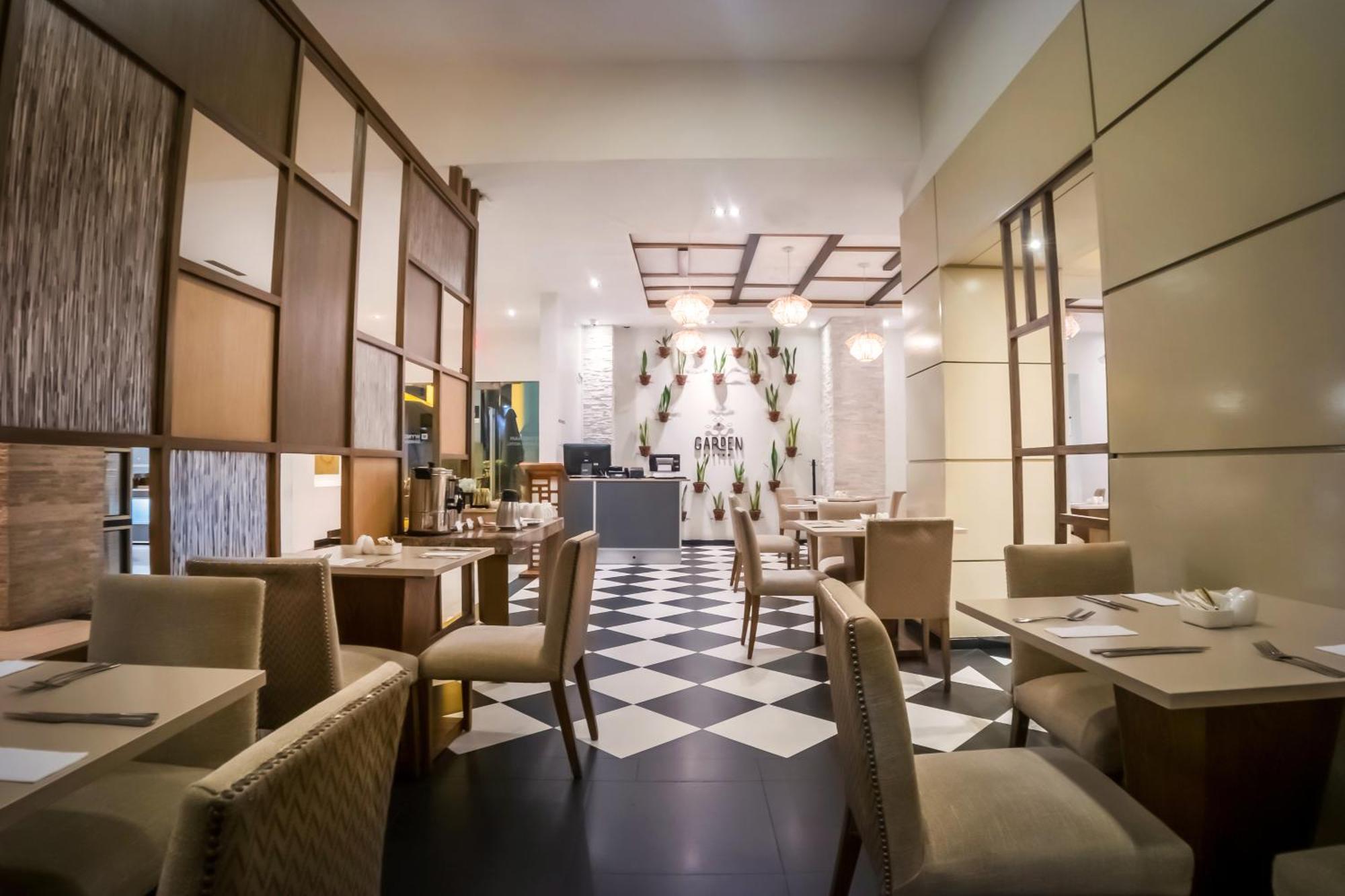 Wyndham Garden Guayaquil Hotel Ngoại thất bức ảnh