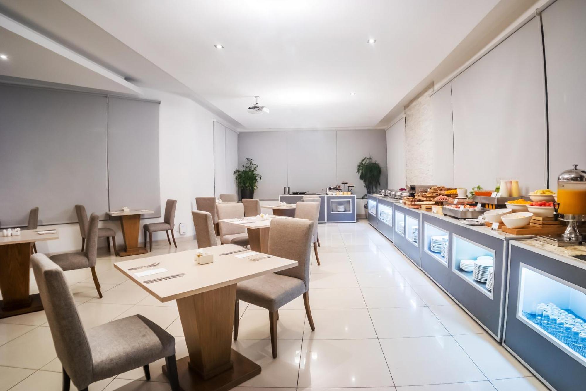 Wyndham Garden Guayaquil Hotel Ngoại thất bức ảnh