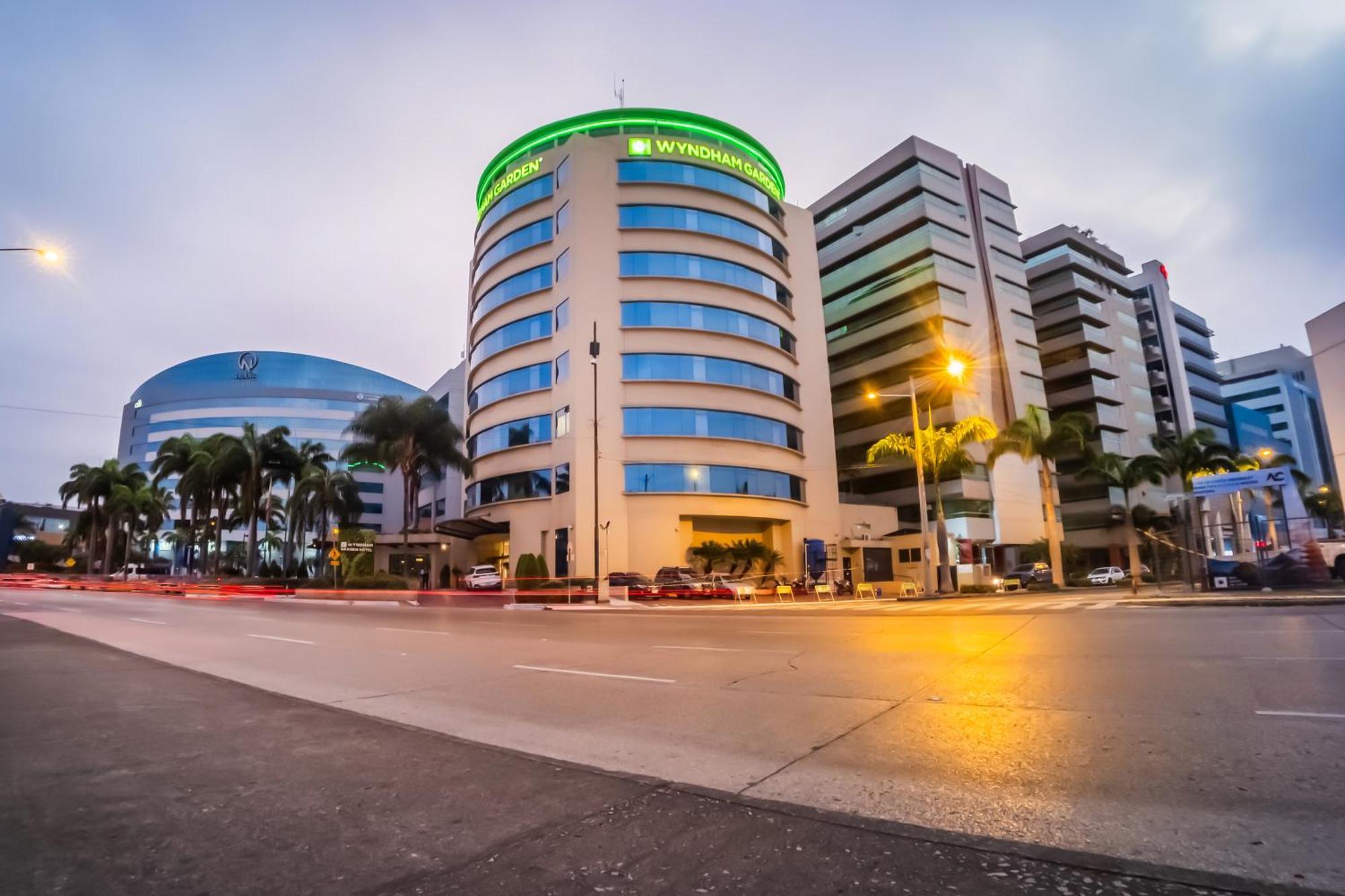 Wyndham Garden Guayaquil Hotel Ngoại thất bức ảnh
