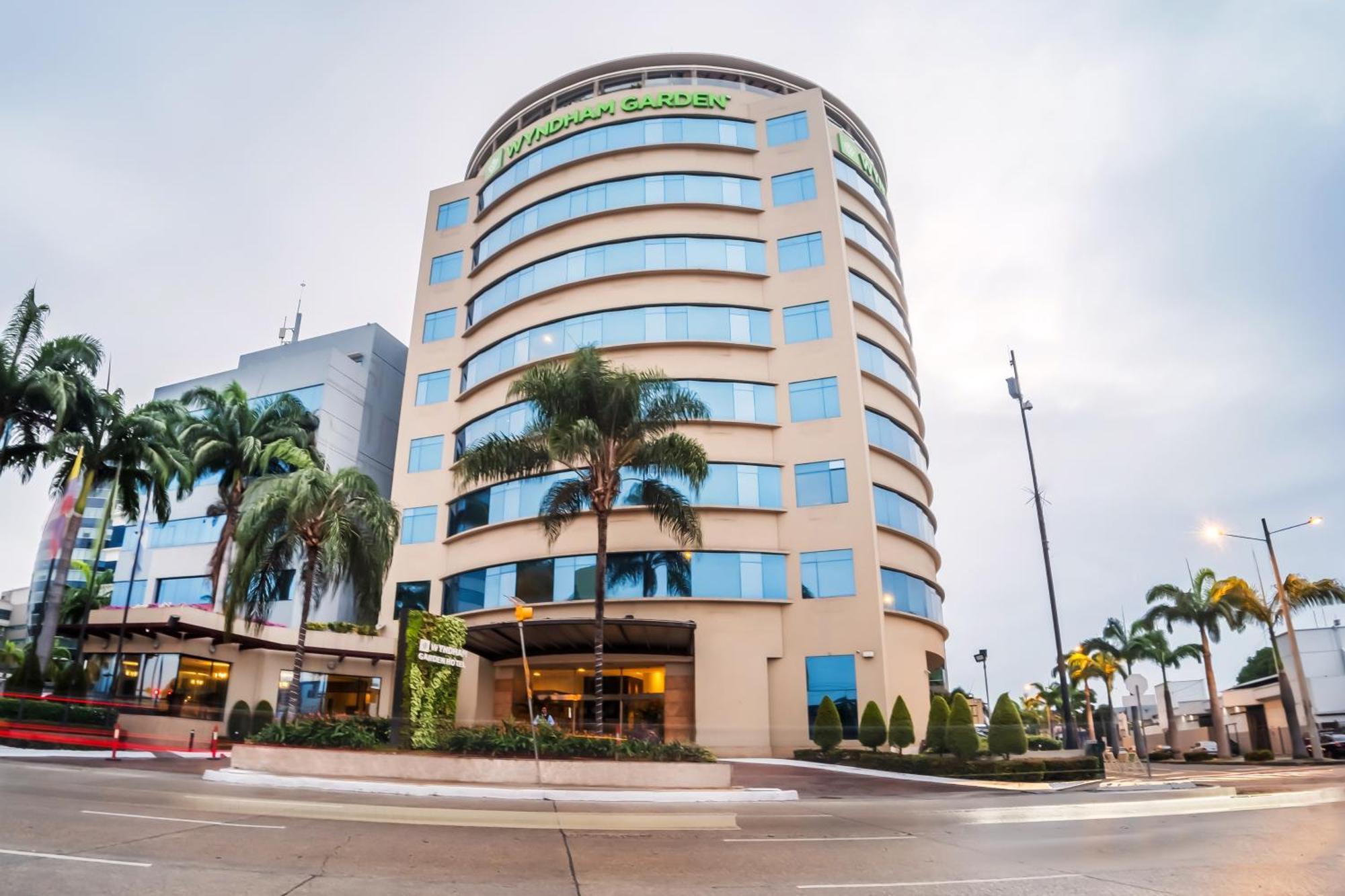 Wyndham Garden Guayaquil Hotel Ngoại thất bức ảnh