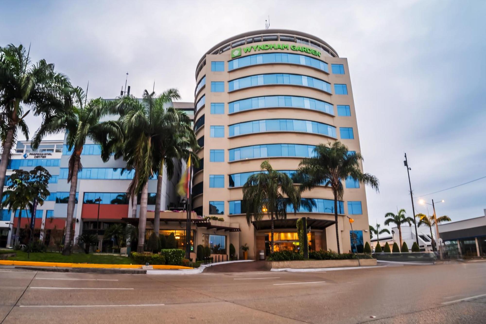 Wyndham Garden Guayaquil Hotel Ngoại thất bức ảnh